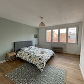 Belle maison avec grand jardin et garage