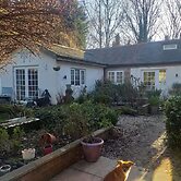 House - Sleeps 2, pet Friendly & Free Parking