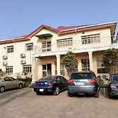 Steffan Hotel and Suites