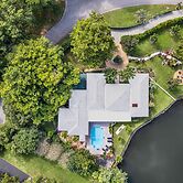 8BR Gem With Pool, Lake View & Tons of Amenities!