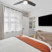 Spacious 8BR w/ Guesthouse + Pool & Tons of Games