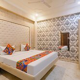 Fabhotel Triveni