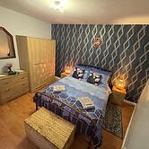 Impeccable 4-bed Home Away From Home in Swindon