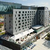 Courtyard By Marriott Montreal Laval