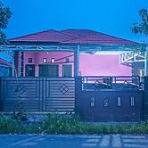 SPOT ON 92466 Adam Kost SyariahNearWisata Jembatan Barito