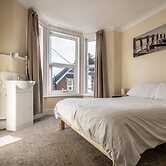 The Boat House Sleeps 4 Pet Friendly
