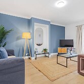 Spacious 3-bed House With car Park Near Heathrow