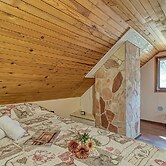 Rozi's Riverside Cottage