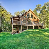 Londonderry Chalet w/ Deck, Fire Pit & Views!