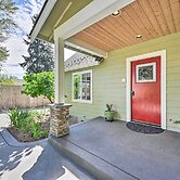 Family-friendly Kirkland Home ~ 1 Mi to Downtown