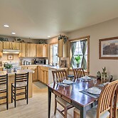 Airy Emigrant Townhome w/ Sweeping Mtn Views!