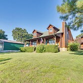 Incredible Log Home: 1 Mile From Lake Tenkiller