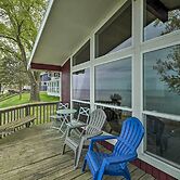 Lakefront Cottage Near Wineries + State Parks!