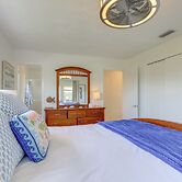 Canal-front Haven: Pool, Dock & Lanai in Palmetto