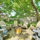 Charming Cottage w/ Patio, Walk to Boothbay Harbor