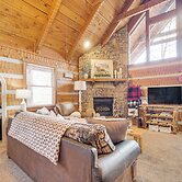 Honey Bear Pause: Rural Escape w/ Porch & Hot Tub!