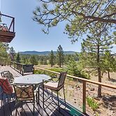 Spacious Mountain Home, 10 Mi to Angel Fire Resort