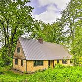 Peaceful + Elegant Cottage w/ Riverside View