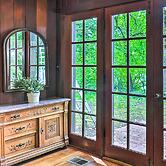 Peaceful + Elegant Cottage w/ Riverside View