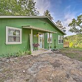 Private Eureka Springs Retreat w/ Hot Tub!