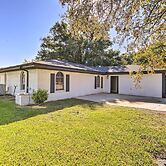 Lakefront Family Home, Recently Renovated!