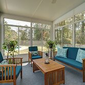 Wilmington Rental ~ 4 Mi to Wrightsville Beach!