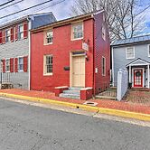 Townhome in Leesburg Historic District!