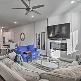 Patio & Game Room: Modern Home in Frisco
