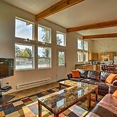 Secluded Getaway w/ Deck, Steps to Fritz Creek!