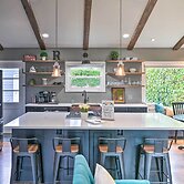 Chic Vancouver Cottage: 1 Mile to Main Street