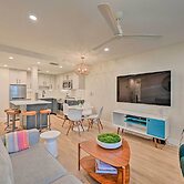 Luxe Naples Escape: Walk to Beach & Downtown!