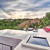 Chic Villa w/ Infinity Pool: 10 Mi to Downtown!