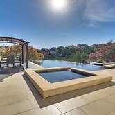 Chic Villa w/ Infinity Pool: 10 Mi to Downtown!