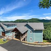 Mountain Refuge w/ View, 12 Mi to Asheville!