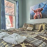 Spacious Victorian Home 1/4 Mi to Holiday Valley!