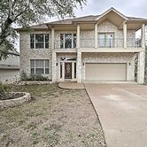 Airy Villa in Austin w/ Badminton/volleyball Court