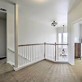 Airy Villa in Austin w/ Badminton/volleyball Court