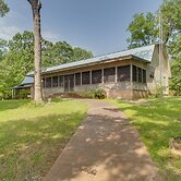 Beautiful Toledo Bend Retreat w/ Private Dock