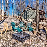 Quiet & Private Cabin ~ 5 Mi to Dale Hollow Lake!