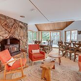 White Mountain Escape w/ Separate In-law Suite!