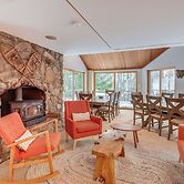 White Mountain Escape w/ Separate In-law Suite!