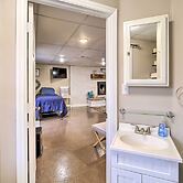 Beckley Studio w/ Hot Tub, 4 Mi to WVU Tech!