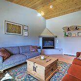 Cozy Carbondale Escape w/ Deck & Grill!