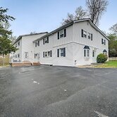 Spacious Triangle Townhome - Near Hiking & Golf!