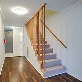 Spacious Triangle Townhome - Near Hiking & Golf!