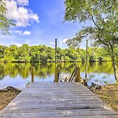 Charming Abode w/ Dock on the Suwannee River