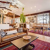 Stylish + Serene West Friendship Hidden Gem!