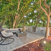 Lakefront House: Hot Tub & Golf Course Views!