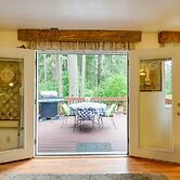 Anderson Island Home w/ Hot Tub, Near Beaches