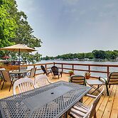 Lakefront Cottage w/ Deck Near Indiana Beach!